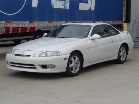 Used 2000 Lexus SC 300 Coupe image 1
