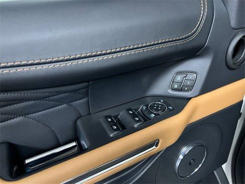 Used 2024 Ford Expedition Max Platinum image 24