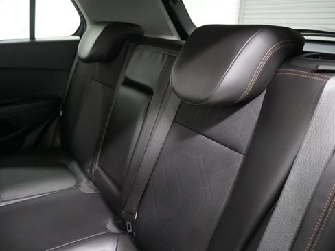 Used 2022 Chevrolet Trax LT w/ LPO, Cargo Package image 12