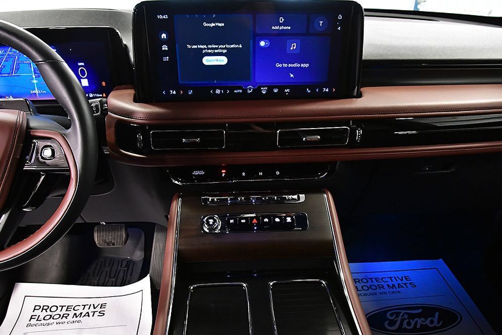 Used 2025 Lincoln Aviator Reserve w/ Equipment Group 201A AWD/4WD image 24