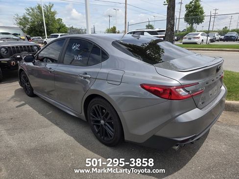 Used 2025 Toyota Camry SE FWD image 6
