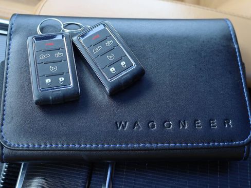 Used 2025 Jeep Grand Wagoneer Series III w/ Rear Seat Video Group 1 AWD/4WD image 15