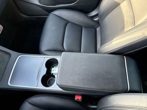 Used 2022 Tesla Model 3 image 18