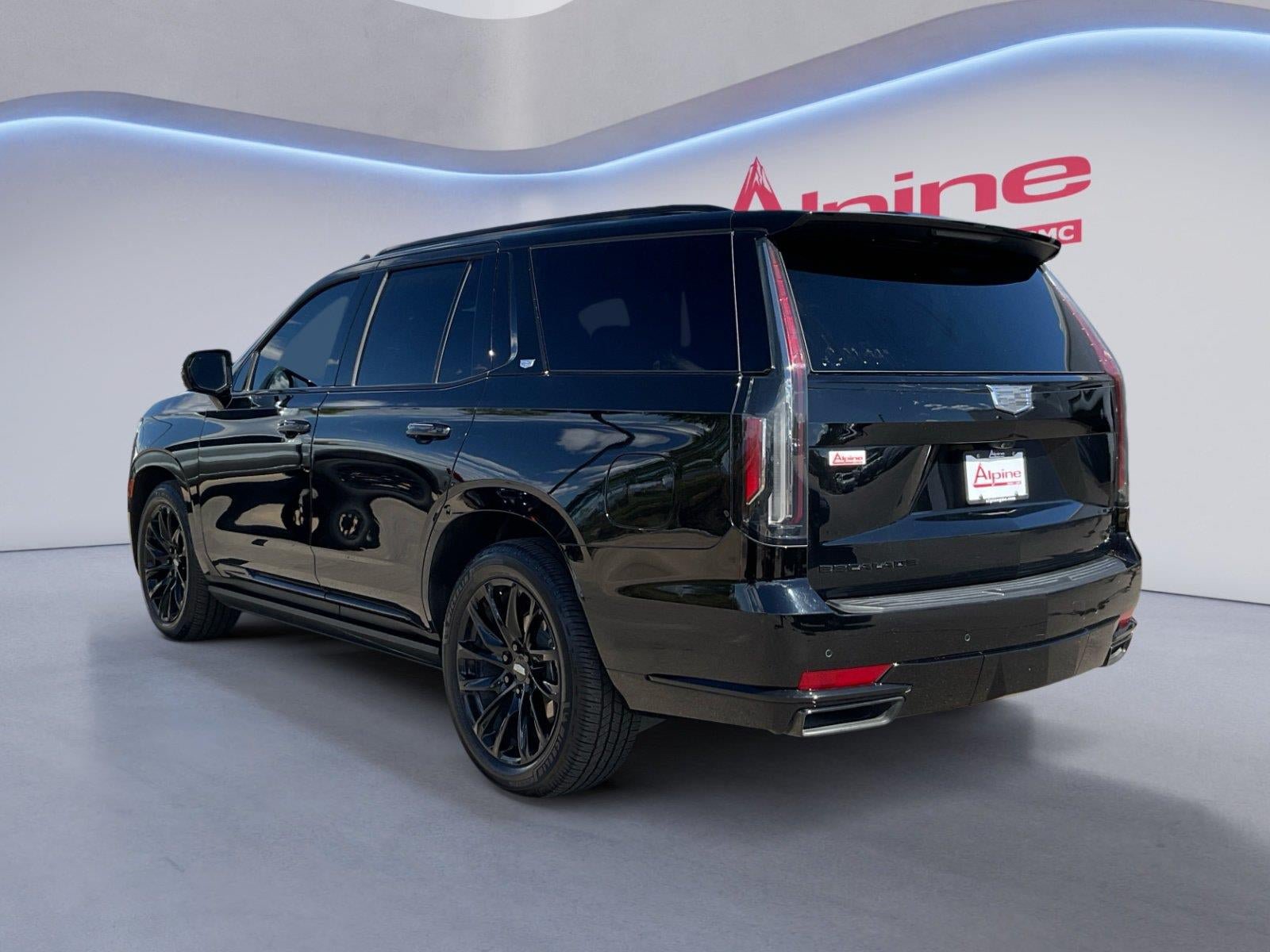 Certified 2024 Cadillac Escalade Sport Platinum w/ LPO, ONYX Package AWD/4WD image 3