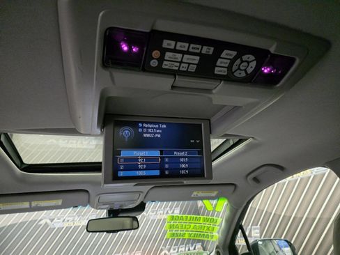 Used 2017 Honda Pilot Touring image 30