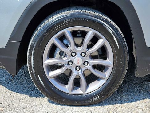 Used 2024 GMC Terrain SLT image 14