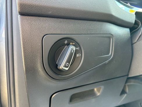 Used 2022 Volkswagen Tiguan SE R-Line image 36