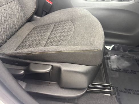 Used 2024 Chevrolet Equinox LT FWD image 33