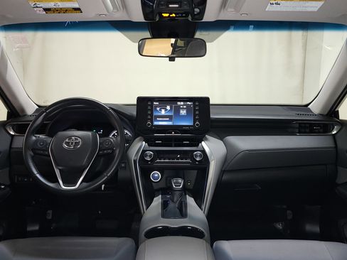 Used 2021 Toyota Venza LE AWD/4WD image 25
