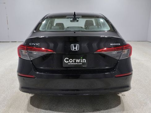 Used 2023 Honda Civic Touring image 3