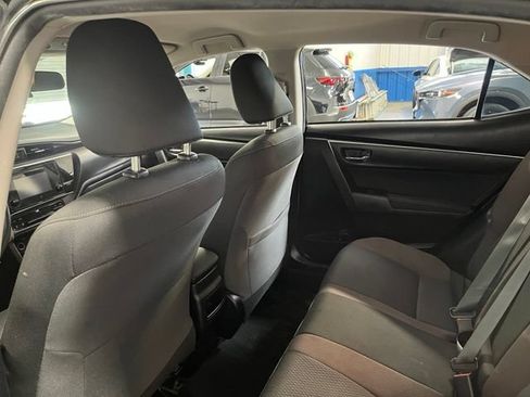 Used 2018 Toyota Corolla LE FWD image 18