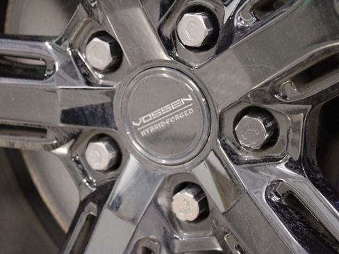 Used 2022 Land Rover Defender 110 X-Dynamic HSE image 12