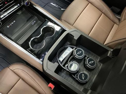 New 2026 Chevrolet Suburban High Country AWD/4WD image 18