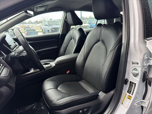 Used 2023 Toyota Camry XSE image 18