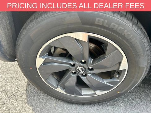Used 2025 Nissan Rogue SV AWD/4WD image 10