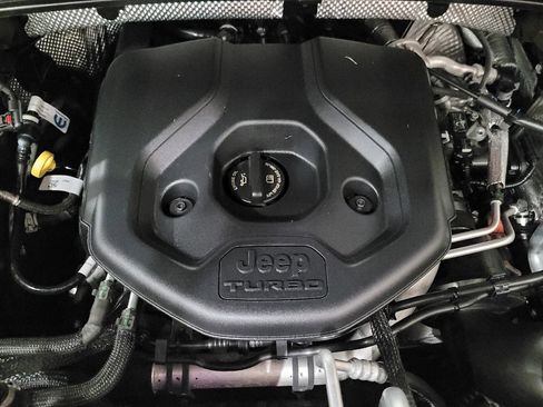 Used 2023 Jeep Grand Cherokee 4WD 4xe w/ Luxury Tech Group II image 30