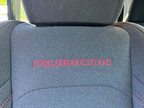 Certified 2025 Jeep Wrangler Unlimited Rubicon AWD/4WD image 39
