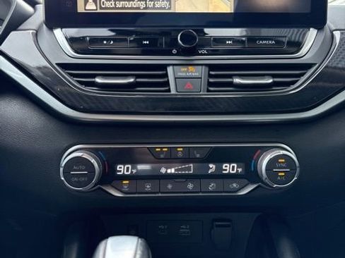 Used 2024 Nissan Altima 2.0 SR image 10