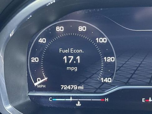 Used 2023 GMC Yukon SLT image 31