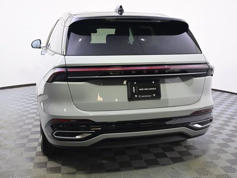 New 2026 Lincoln Nautilus Reserve image 4