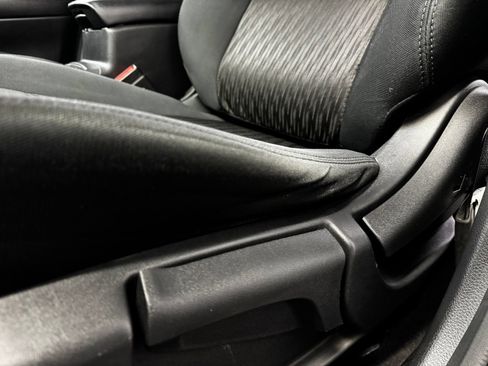 Used 2020 Nissan Rogue S FWD image 23