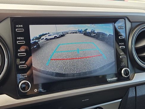 Used 2020 Toyota Tacoma SR5 AWD/4WD image 15