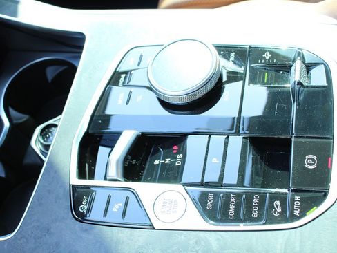 Used 2025 BMW X7 xDrive40i w/ M Sport Package AWD/4WD image 15