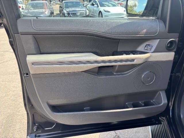 Used 2020 Ford Expedition XLT w/ Equipment Group 202A RWD image 10