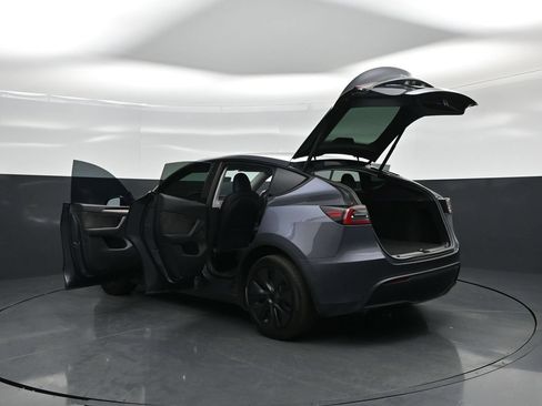 Used 2023 Tesla Model Y Long Range AWD/4WD image 26