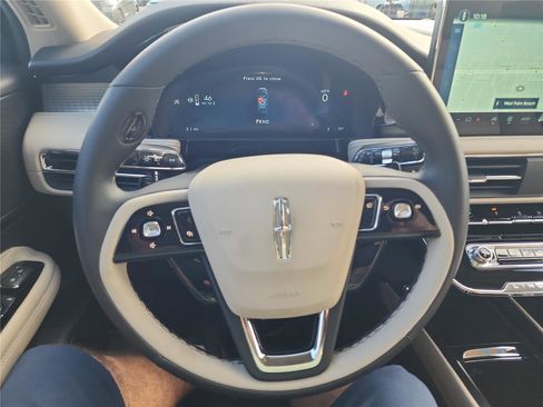 New 2026 Lincoln Corsair Premiere image 31