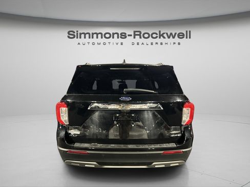 Used 2023 Ford Explorer XLT image 7