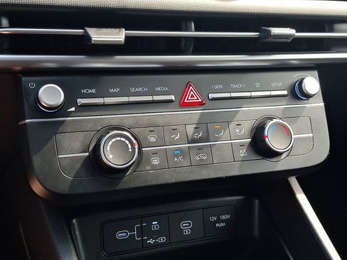 Used 2025 Hyundai Tucson SE AWD/4WD image 15