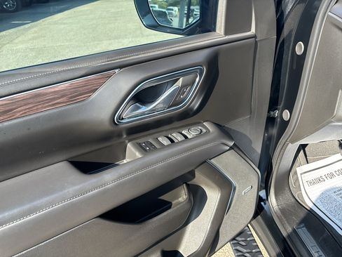 Used 2024 Chevrolet Suburban Z71 w/ Luxury Package AWD/4WD image 13