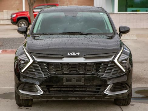 Used 2024 Kia Sportage LX AWD/4WD image 3