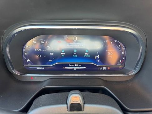 Used 2024 Chevrolet Suburban High Country w/ Advanced Technology Package image 23