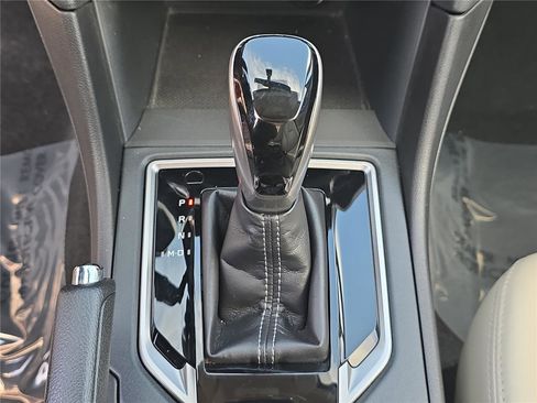 Used 2021 Subaru Impreza 2.0i Limited image 19