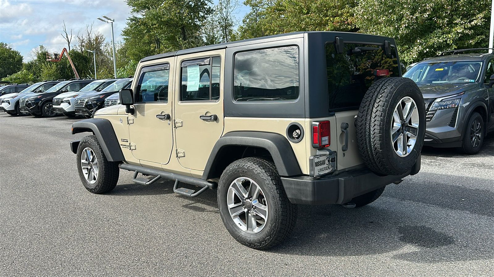 Used 2017 Jeep Wrangler Unlimited Sport w/ Connectivity Group AWD/4WD image 8