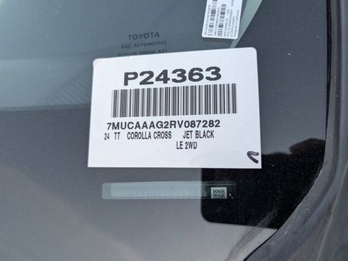 Used 2024 Toyota Corolla Cross LE FWD image 36