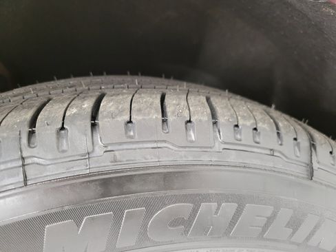 Used 2017 Cadillac XT5 Platinum AWD/4WD image 4
