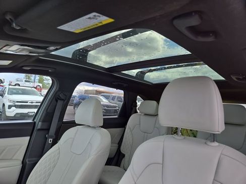 Used 2025 Kia Sorento SX Prestige image 30