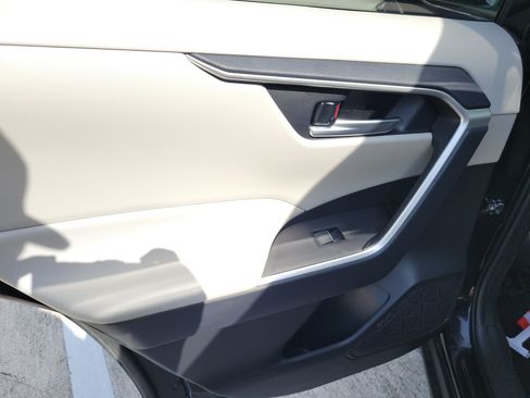 Used 2025 Toyota RAV4 XLE Premium FWD image 13
