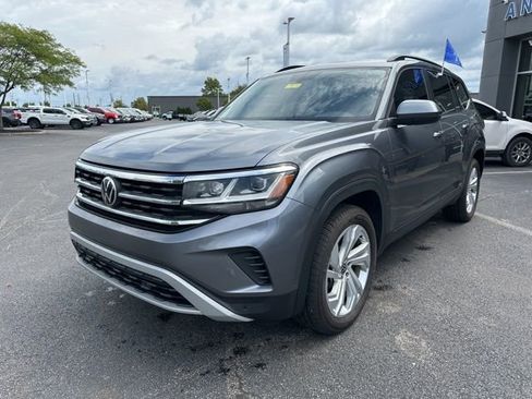 Used 2022 Volkswagen Atlas SE image 2