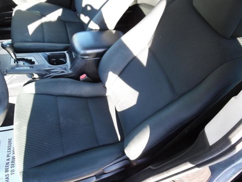 Used 2017 Toyota RAV4 LE image 10