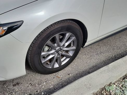 Used 2020 MAZDA MAZDA3 Sedan FWD image 4