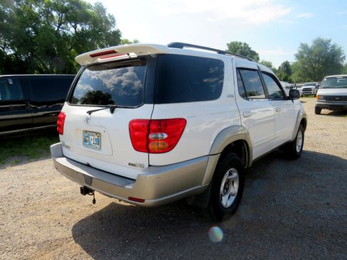Used 2001 Toyota Sequoia SR5 image 5