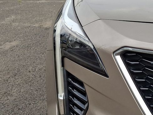 Used 2023 Cadillac XT4 Sport AWD/4WD image 35