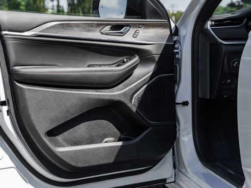 New 2025 Jeep Grand Cherokee Overland w/ Adv Protech Group III image 35