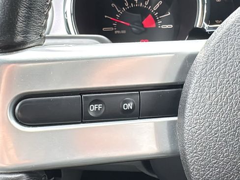 Used 2009 Ford Mustang GT Premium image 9