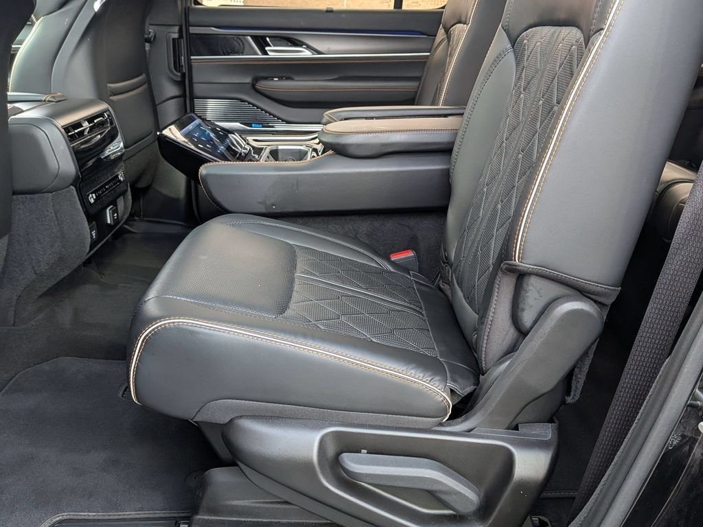 Used 2024 Jeep Grand Wagoneer Series III w/ Rear Seat Video Group 1 AWD/4WD image 24