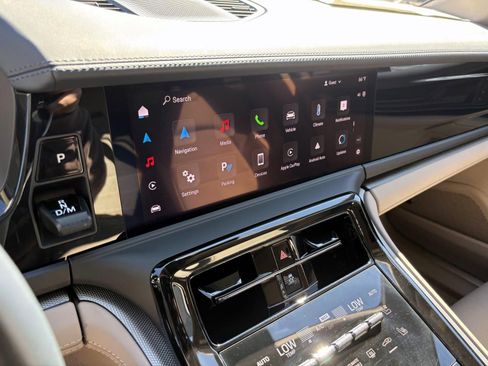 Used 2025 Porsche Panamera Base image 31